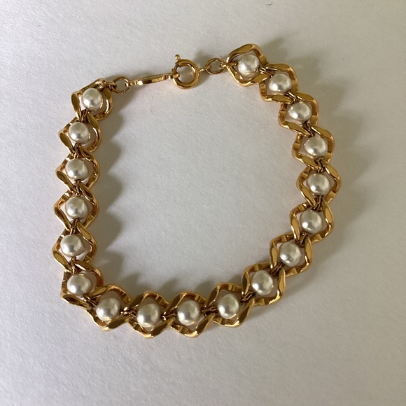 Napier Faux Pearl Gold Tone Link Bracelet Curb Chain Signed Bridal Feminine - Picture 14 of 14